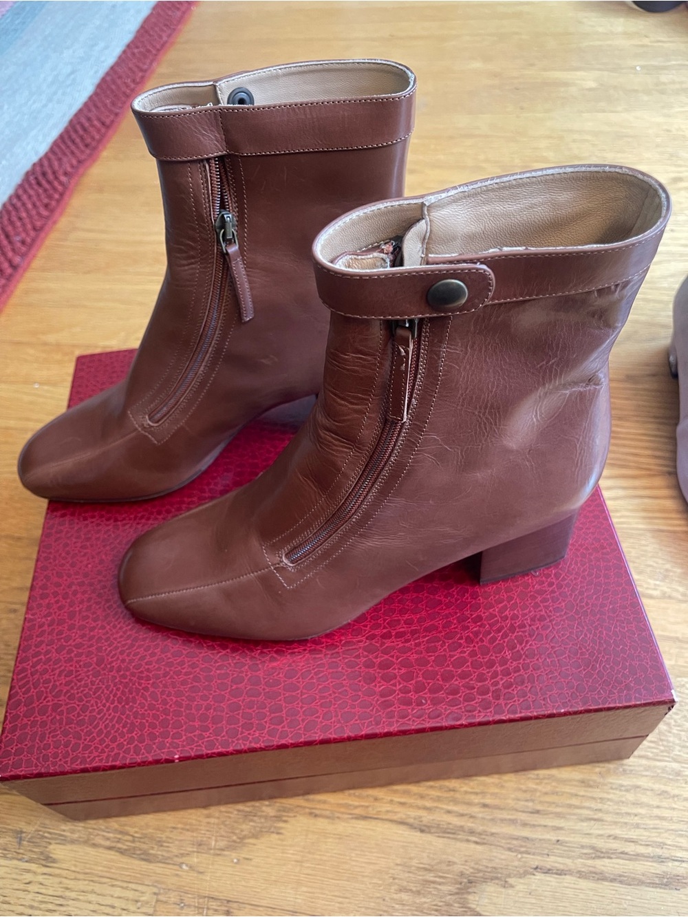 Vero Cuoio | Heeled Buttoned Boots in Brown Leather